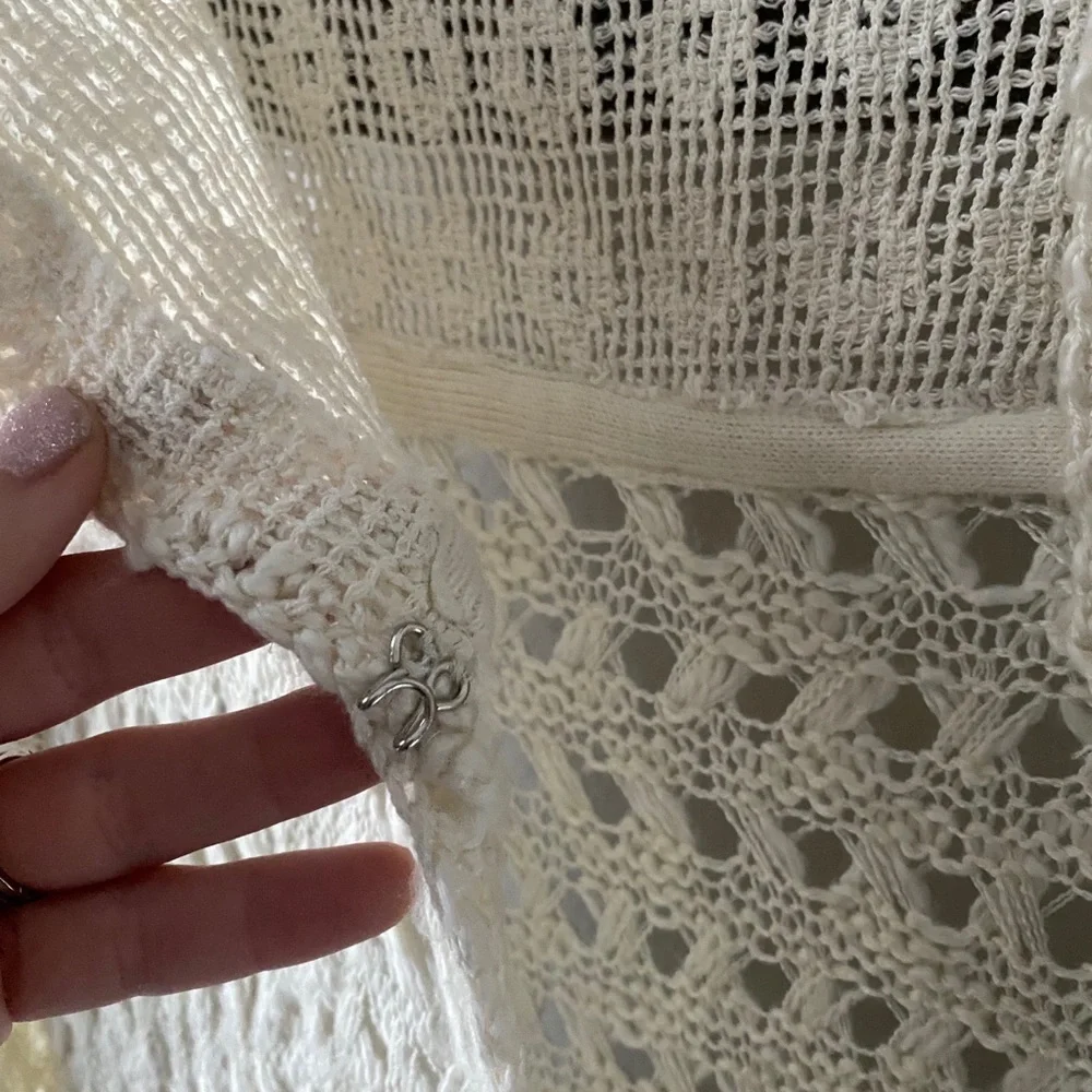 White Fringe Sweater - ark & co - Picture 5 of 6